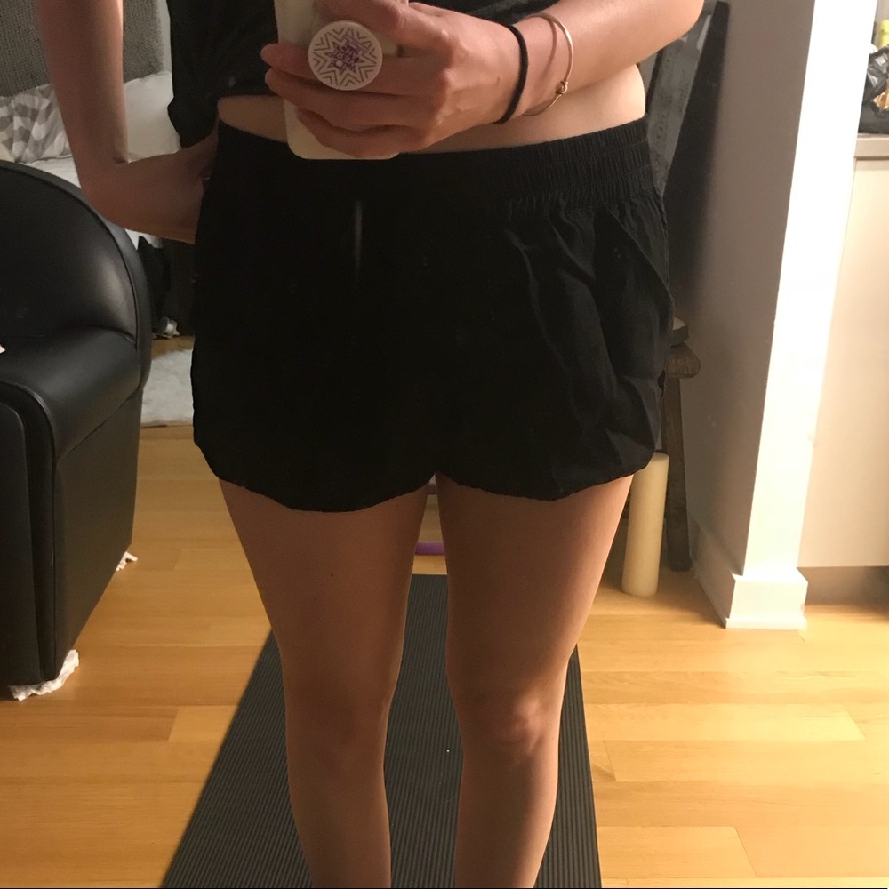 Marine layer L black elastic band shorts w pockets